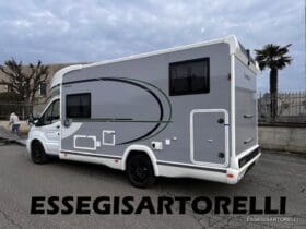 CHAUSSON NEW TITANIUM LINE 627 GARAGE E BASCULANTE 699 cm 165 CV POWER 2026