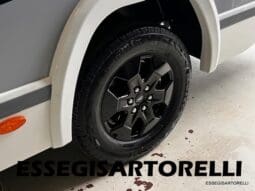 CHAUSSON NEW TITANIUM LINE 627 GARAGE E BASCULANTE 699 cm 165 CV POWER 2026 pieno