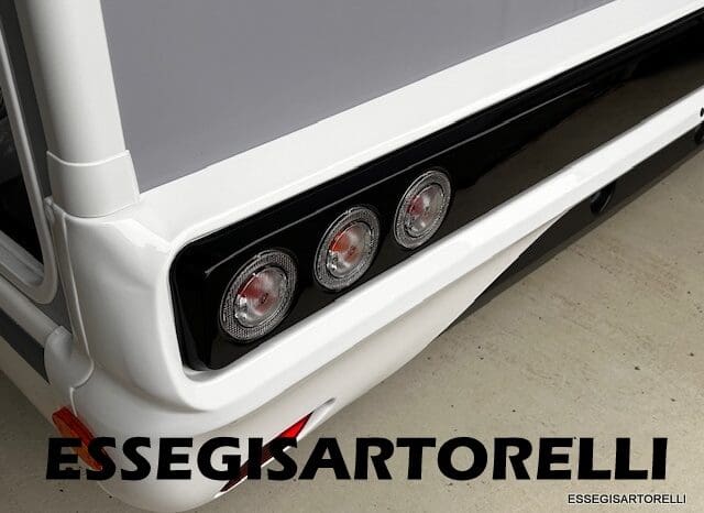 CHAUSSON NEW TITANIUM LINE 627 GARAGE E BASCULANTE 699 cm 165 CV POWER 2026 pieno