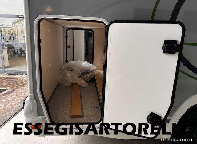 CHAUSSON NEW TITANIUM LINE 627 GARAGE E BASCULANTE 699 cm 165 CV POWER 2026 pieno