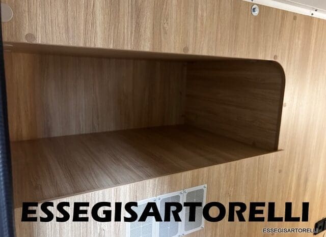 CHAUSSON NEW TITANIUM LINE 627 GARAGE E BASCULANTE 699 cm 165 CV POWER 2026 pieno