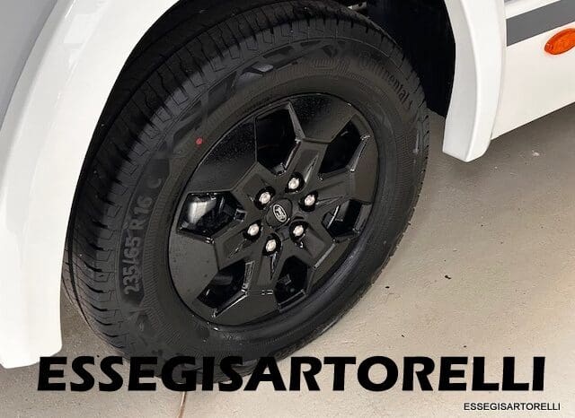 CHAUSSON NEW TITANIUM LINE 627 GARAGE E BASCULANTE 699 cm 165 CV POWER 2026 pieno