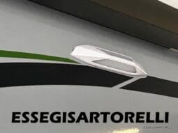 CHAUSSON NEW TITANIUM LINE 627 GARAGE E BASCULANTE 699 cm 165 CV POWER 2026 pieno