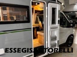 CHAUSSON NEW TITANIUM LINE 627 GARAGE E BASCULANTE 699 cm 165 CV POWER 2026 pieno