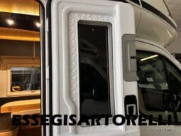 CHAUSSON NEW TITANIUM LINE 627 GARAGE E BASCULANTE 699 cm 165 CV POWER 2026 pieno