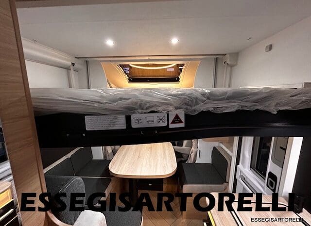 CHAUSSON NEW TITANIUM LINE 627 GARAGE E BASCULANTE 699 cm 165 CV POWER 2026 pieno