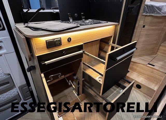 CHAUSSON NEW TITANIUM LINE 627 GARAGE E BASCULANTE 699 cm 165 CV POWER 2026 pieno