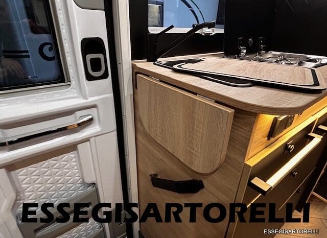 CHAUSSON NEW TITANIUM LINE 627 GARAGE E BASCULANTE 699 cm 165 CV POWER 2026 pieno