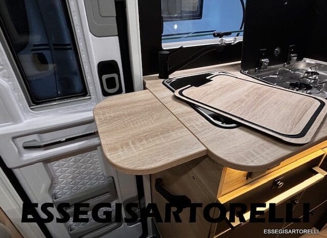 CHAUSSON NEW TITANIUM LINE 627 GARAGE E BASCULANTE 699 cm 165 CV POWER 2026 pieno