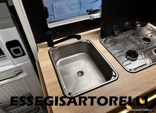 CHAUSSON NEW TITANIUM LINE 627 GARAGE E BASCULANTE 699 cm 165 CV POWER 2026 pieno