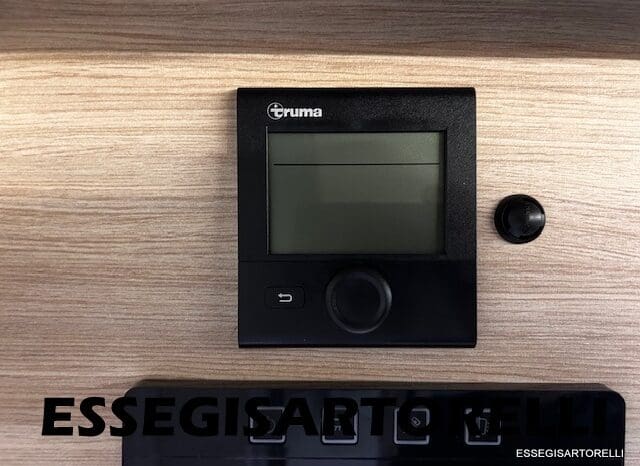 CHAUSSON NEW TITANIUM LINE 627 GARAGE E BASCULANTE 699 cm 165 CV POWER 2026 pieno