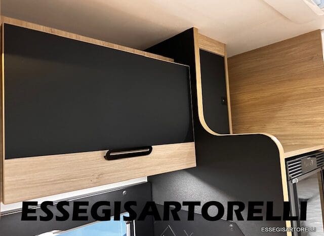 CHAUSSON NEW TITANIUM LINE 627 GARAGE E BASCULANTE 699 cm 165 CV POWER 2026 pieno