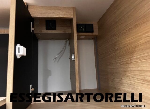 CHAUSSON NEW TITANIUM LINE 627 GARAGE E BASCULANTE 699 cm 165 CV POWER 2026 pieno