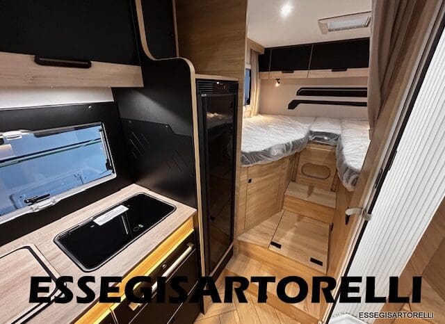 CHAUSSON NEW TITANIUM LINE 627 GARAGE E BASCULANTE 699 cm 165 CV POWER 2026 pieno