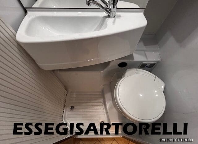 CHAUSSON NEW TITANIUM LINE 627 GARAGE E BASCULANTE 699 cm 165 CV POWER 2026 pieno