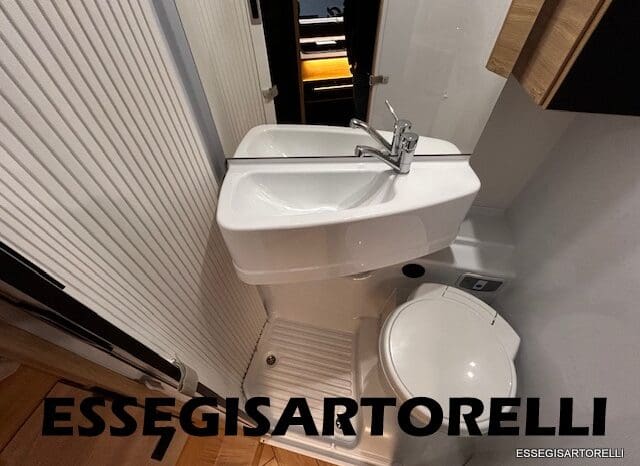 CHAUSSON NEW TITANIUM LINE 627 GARAGE E BASCULANTE 699 cm 165 CV POWER 2026 pieno