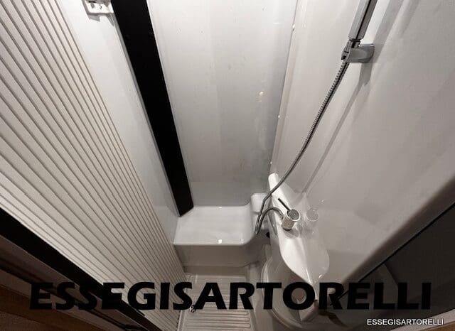 CHAUSSON NEW TITANIUM LINE 627 GARAGE E BASCULANTE 699 cm 165 CV POWER 2026 pieno