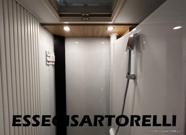 CHAUSSON NEW TITANIUM LINE 627 GARAGE E BASCULANTE 699 cm 165 CV POWER 2026 pieno