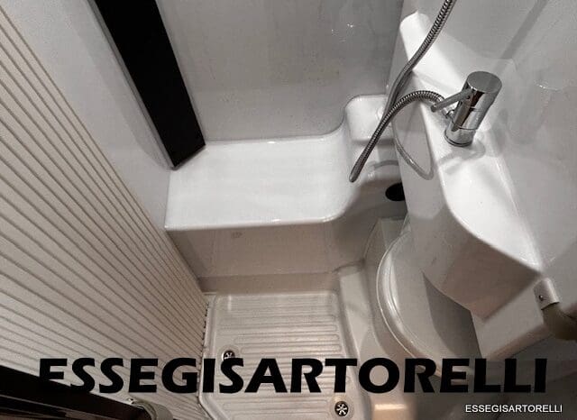 CHAUSSON NEW TITANIUM LINE 627 GARAGE E BASCULANTE 699 cm 165 CV POWER 2026 pieno