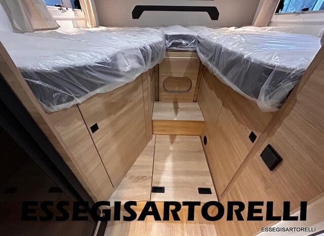 CHAUSSON NEW TITANIUM LINE 627 GARAGE E BASCULANTE 699 cm 165 CV POWER 2026 pieno