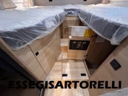 CHAUSSON NEW TITANIUM LINE 627 GARAGE E BASCULANTE 699 cm 165 CV POWER 2026 pieno