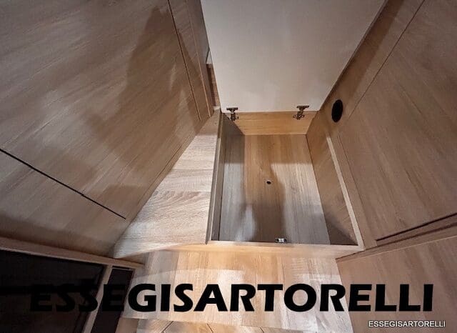 CHAUSSON NEW TITANIUM LINE 627 GARAGE E BASCULANTE 699 cm 165 CV POWER 2026 pieno