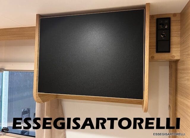 CHAUSSON NEW TITANIUM LINE 627 GARAGE E BASCULANTE 699 cm 165 CV POWER 2026 pieno