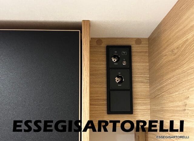 CHAUSSON NEW TITANIUM LINE 627 GARAGE E BASCULANTE 699 cm 165 CV POWER 2026 pieno