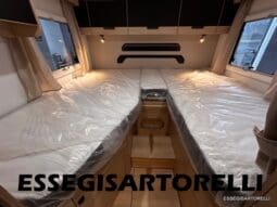 CHAUSSON NEW TITANIUM LINE 627 GARAGE E BASCULANTE 699 cm 165 CV POWER 2026 pieno