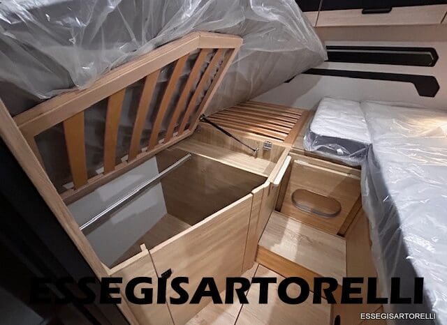 CHAUSSON NEW TITANIUM LINE 627 GARAGE E BASCULANTE 699 cm 165 CV POWER 2026 pieno