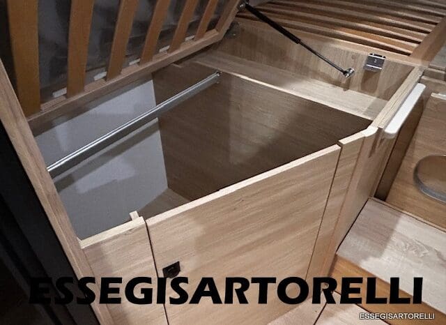 CHAUSSON NEW TITANIUM LINE 627 GARAGE E BASCULANTE 699 cm 165 CV POWER 2026 pieno