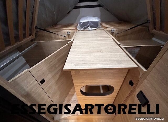 CHAUSSON NEW TITANIUM LINE 627 GARAGE E BASCULANTE 699 cm 165 CV POWER 2026 pieno