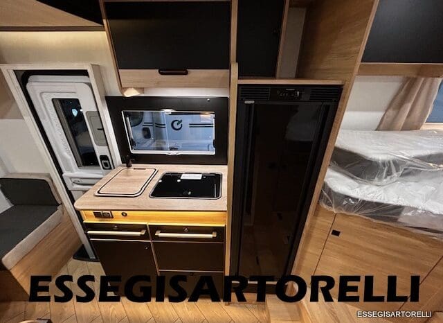 CHAUSSON NEW TITANIUM LINE 627 GARAGE E BASCULANTE 699 cm 165 CV POWER 2026 pieno