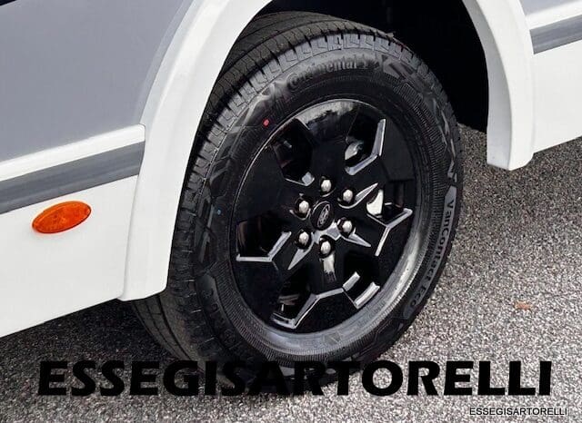 CHAUSSON NEW TITANIUM LINE 627 GARAGE E BASCULANTE 699 cm 165 CV POWER 2026 pieno