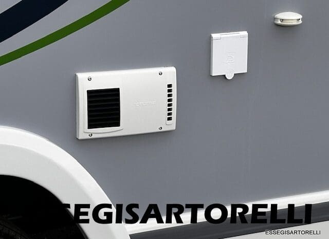 CHAUSSON NEW TITANIUM LINE 627 GARAGE E BASCULANTE 699 cm 165 CV POWER 2026 pieno