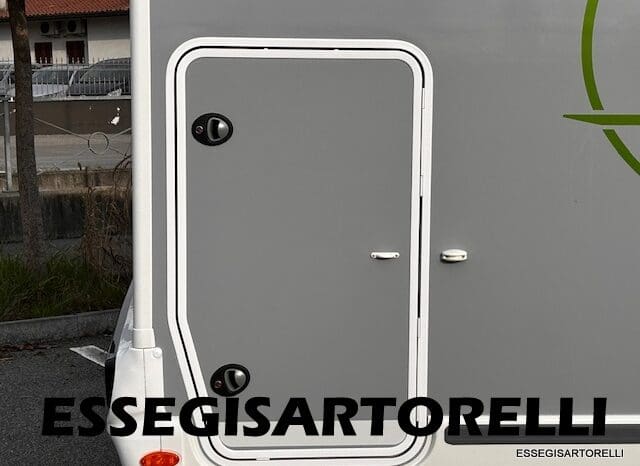 CHAUSSON NEW TITANIUM LINE 627 GARAGE E BASCULANTE 699 cm 165 CV POWER 2026 pieno