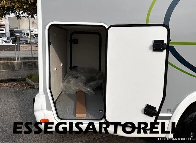 CHAUSSON NEW TITANIUM LINE 627 GARAGE E BASCULANTE 699 cm 165 CV POWER 2026 pieno