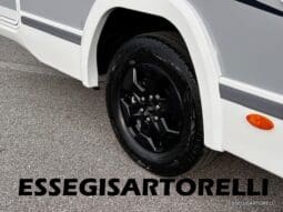 CHAUSSON NEW TITANIUM LINE 627 GARAGE E BASCULANTE 699 cm 165 CV POWER 2026 pieno