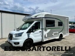 CHAUSSON NEW TITANIUM LINE 640 AUTOMATICO 165 CV 2026 BASCULANTE FULL 639 CM pieno