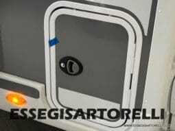 CHAUSSON NEW TITANIUM LINE 640 AUTOMATICO 165 CV 2026 BASCULANTE FULL 639 CM pieno