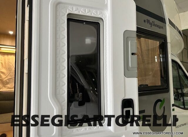 CHAUSSON NEW TITANIUM LINE 640 AUTOMATICO 165 CV 2026 BASCULANTE FULL 639 CM pieno