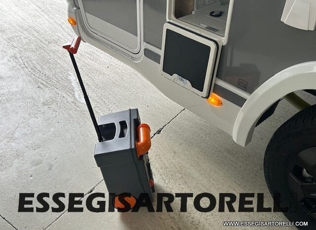 CHAUSSON NEW TITANIUM LINE 640 AUTOMATICO 165 CV 2026 BASCULANTE FULL 639 CM pieno