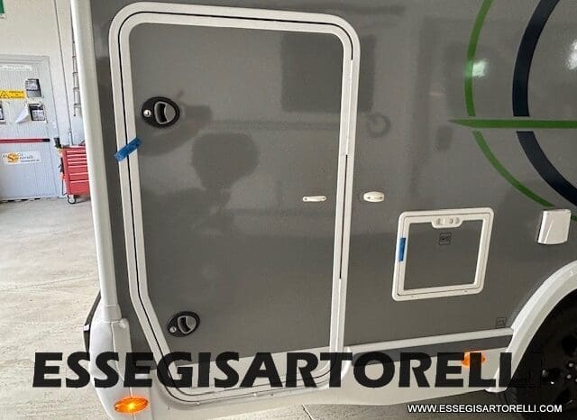 CHAUSSON NEW TITANIUM LINE 640 AUTOMATICO 165 CV 2026 BASCULANTE FULL 639 CM pieno