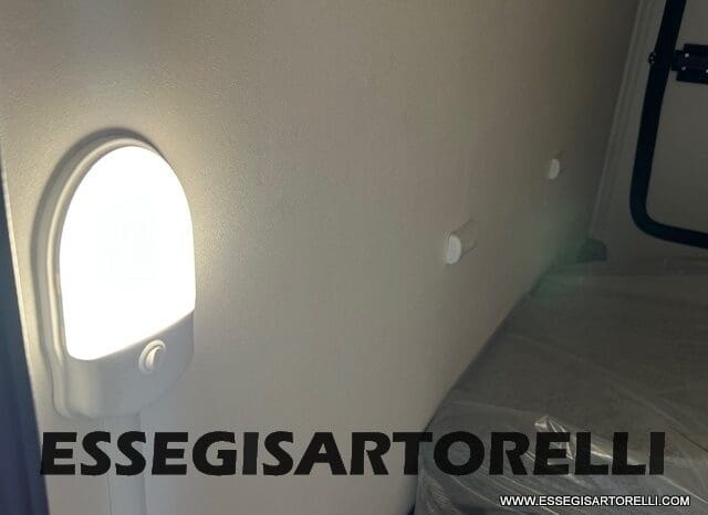 CHAUSSON NEW TITANIUM LINE 640 AUTOMATICO 165 CV 2026 BASCULANTE FULL 639 CM pieno