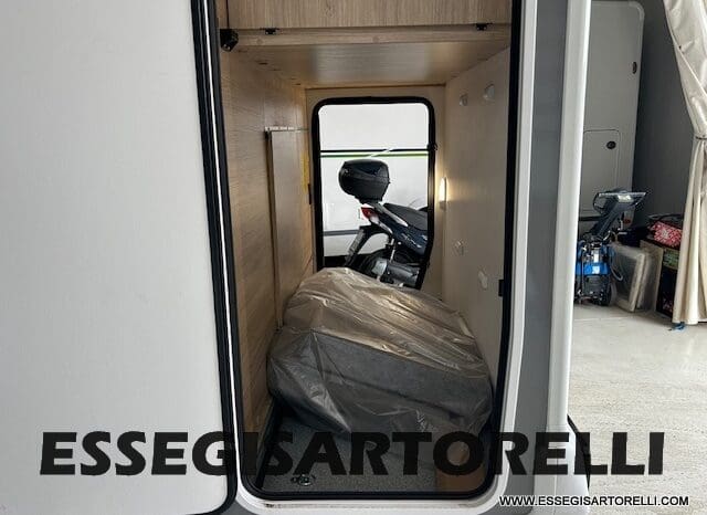 CHAUSSON NEW TITANIUM LINE 640 AUTOMATICO 165 CV 2026 BASCULANTE FULL 639 CM pieno