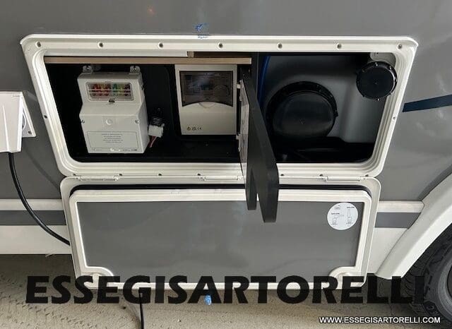 CHAUSSON NEW TITANIUM LINE 640 AUTOMATICO 165 CV 2026 BASCULANTE FULL 639 CM pieno