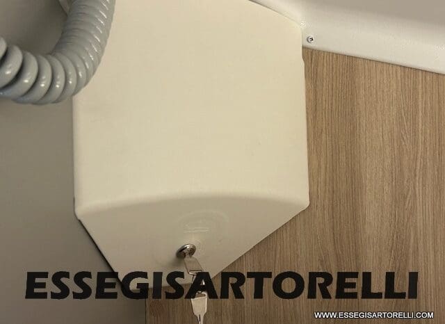 CHAUSSON NEW TITANIUM LINE 640 AUTOMATICO 165 CV 2026 BASCULANTE FULL 639 CM pieno