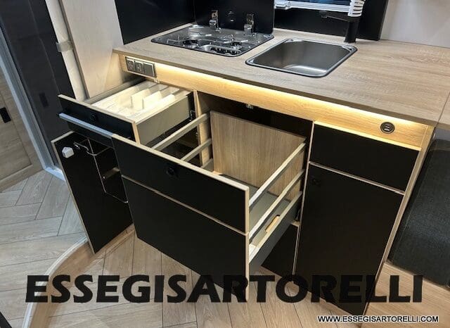 CHAUSSON NEW TITANIUM LINE 640 AUTOMATICO 165 CV 2026 BASCULANTE FULL 639 CM pieno