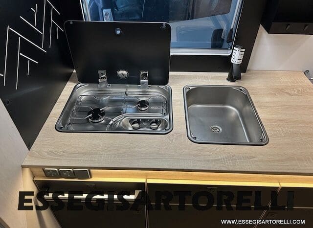 CHAUSSON NEW TITANIUM LINE 640 AUTOMATICO 165 CV 2026 BASCULANTE FULL 639 CM pieno