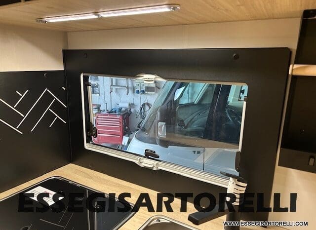 CHAUSSON NEW TITANIUM LINE 640 AUTOMATICO 165 CV 2026 BASCULANTE FULL 639 CM pieno